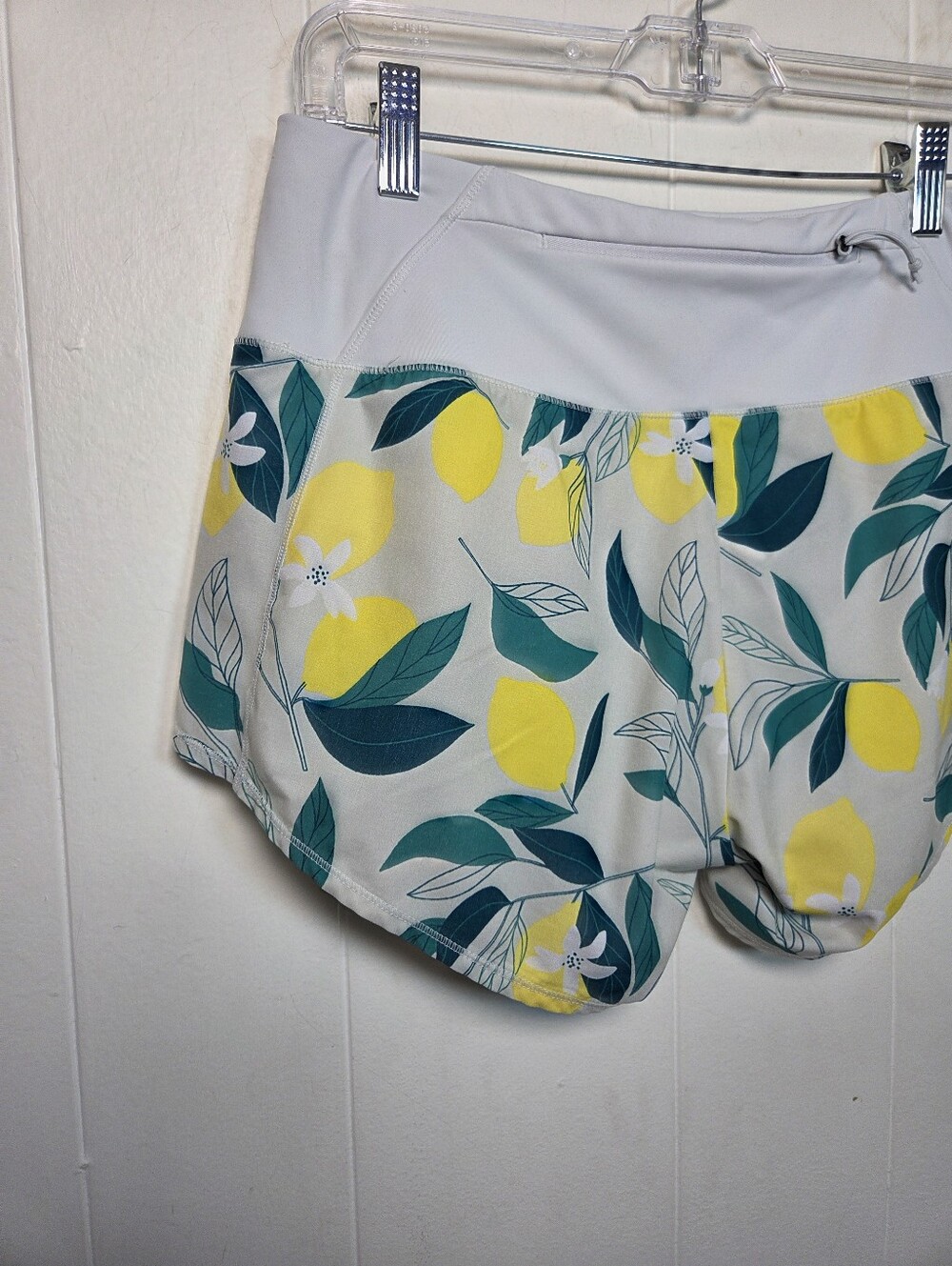 Oiselle Special Edition Roga Running Shorts White Green Lemon Print Size 4 - Picture 8 of 14